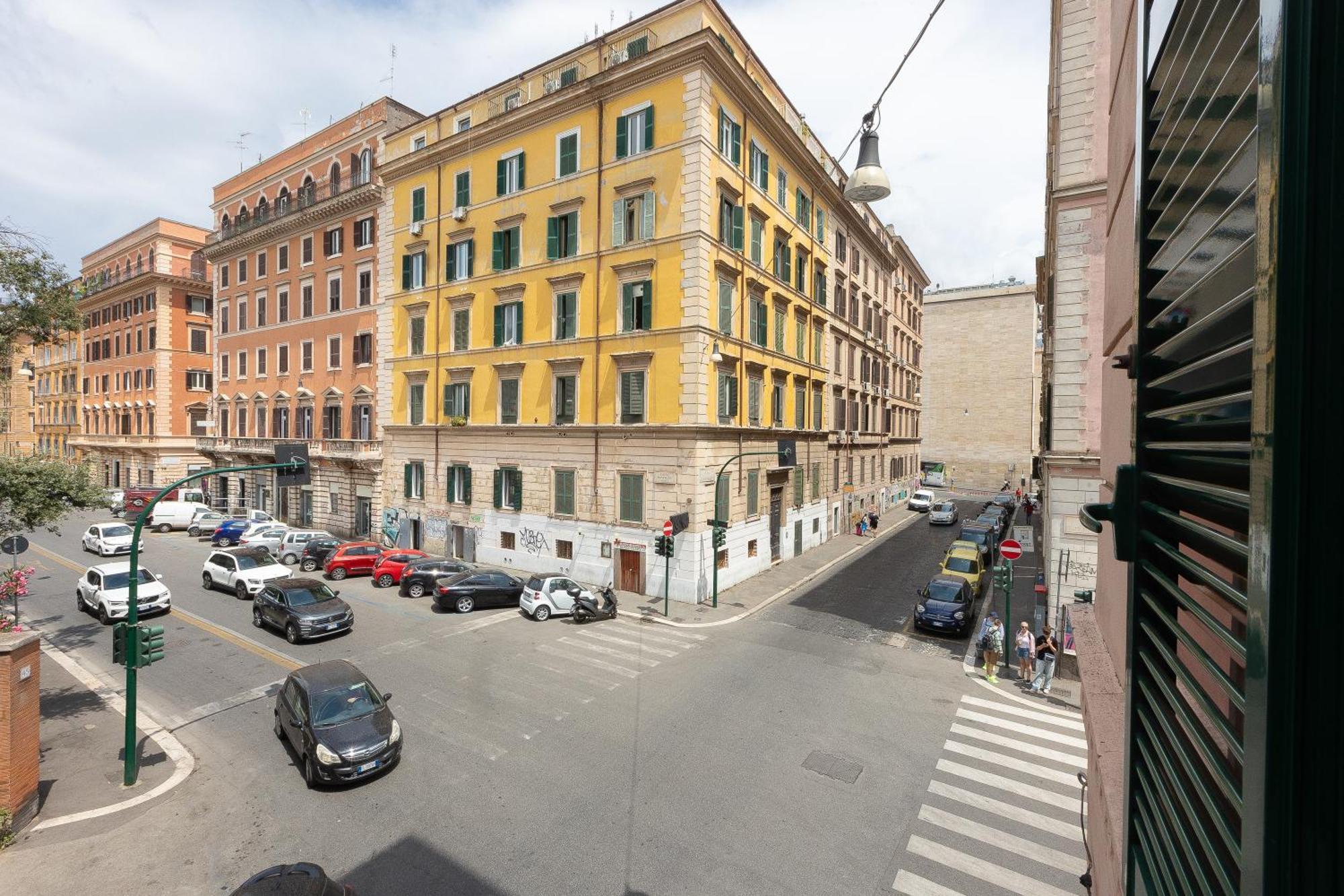 Iron Cityaus Termini Roma Exterior foto